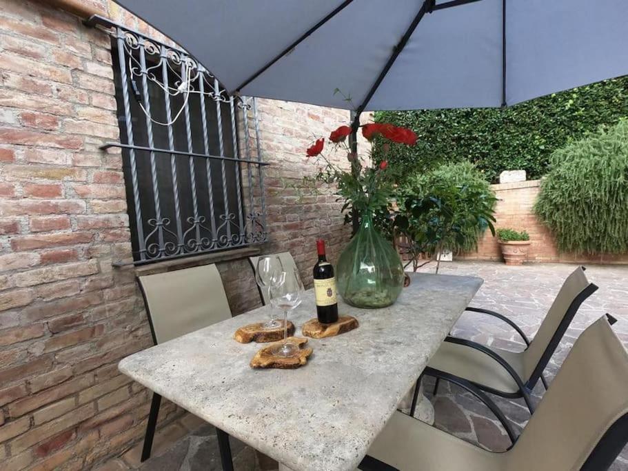Casa Lazzaro Al Centro Di Siena Βίλα Εξωτερικό φωτογραφία