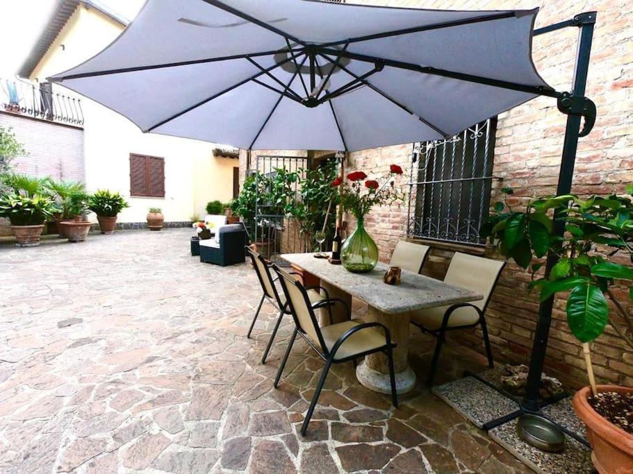 Casa Lazzaro Al Centro Di Siena Βίλα Εξωτερικό φωτογραφία